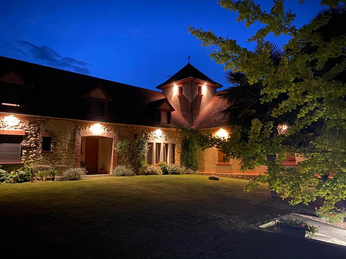 Domaine Des Pierres Trouvees Bed & Breakfast Saint-Vincent  Exterior photo