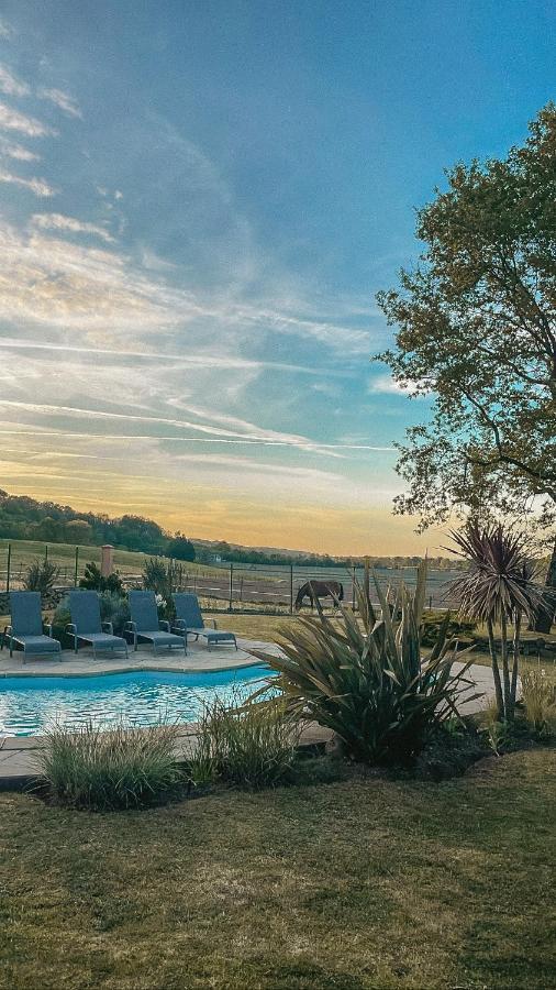 Domaine Des Pierres Trouvees Bed & Breakfast Saint-Vincent  Exterior photo