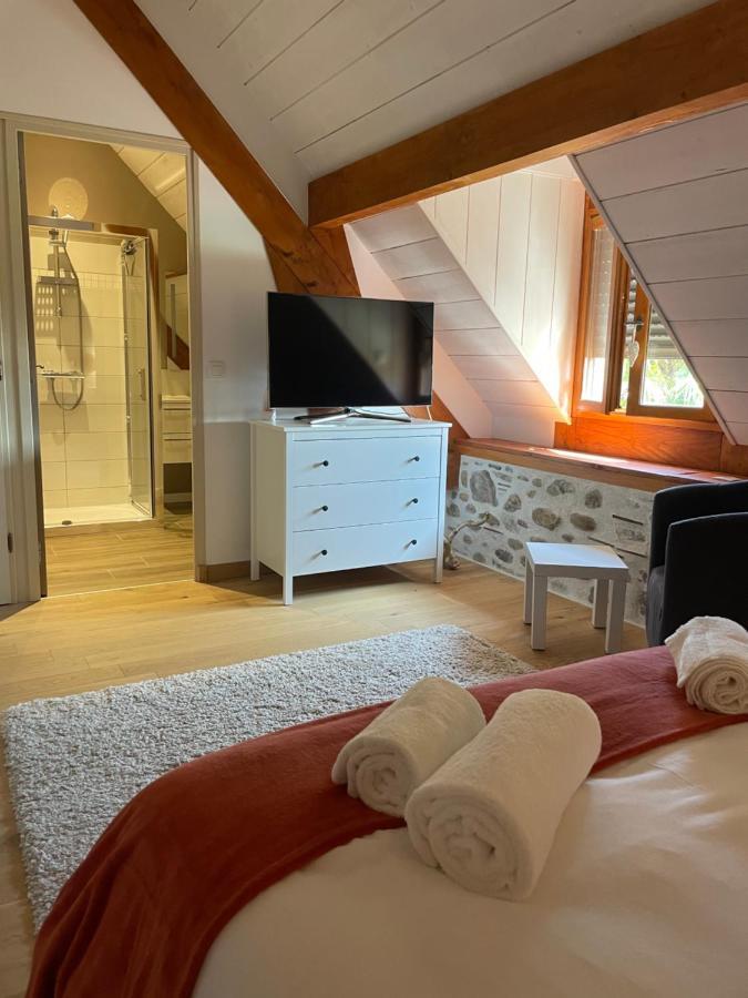 Domaine Des Pierres Trouvees Bed & Breakfast Saint-Vincent  Exterior photo